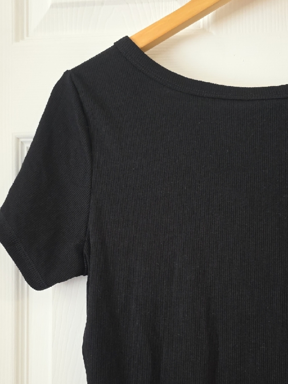 LuLaRoe Bailey Black V-Neck Short Sleeve Tee Medium New - Picture 7 of 11